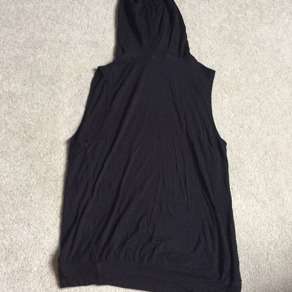 Sleeveless hooded top - Picture 4 of 6